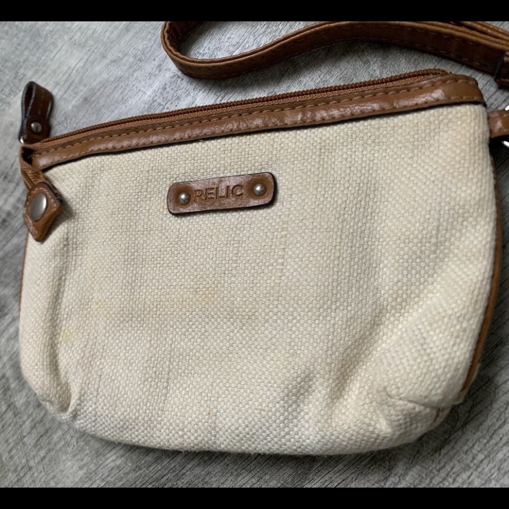 Relic Wristlet - Picture 5 of 11